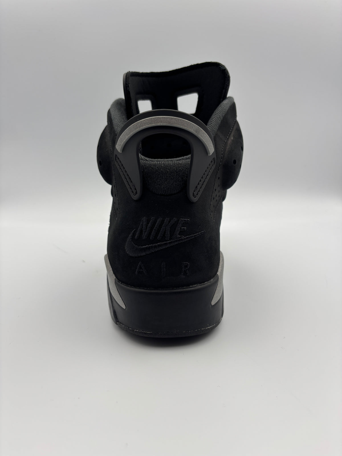 JORDAN 6 CAP AND GOWN