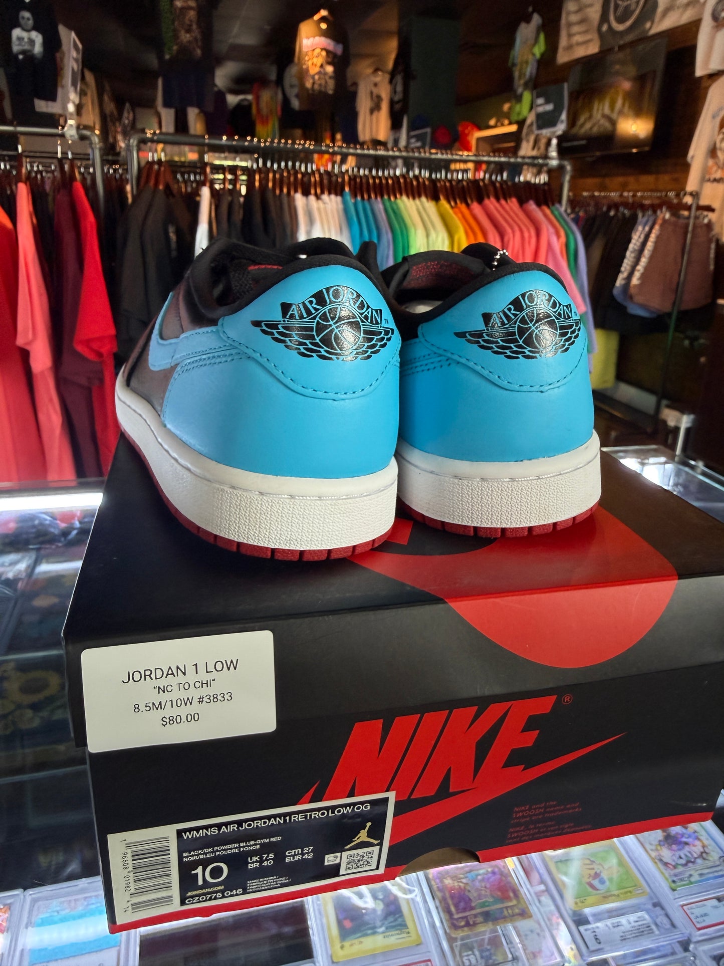 JORDAN 1 LOW, NC TO CHI (NEW)