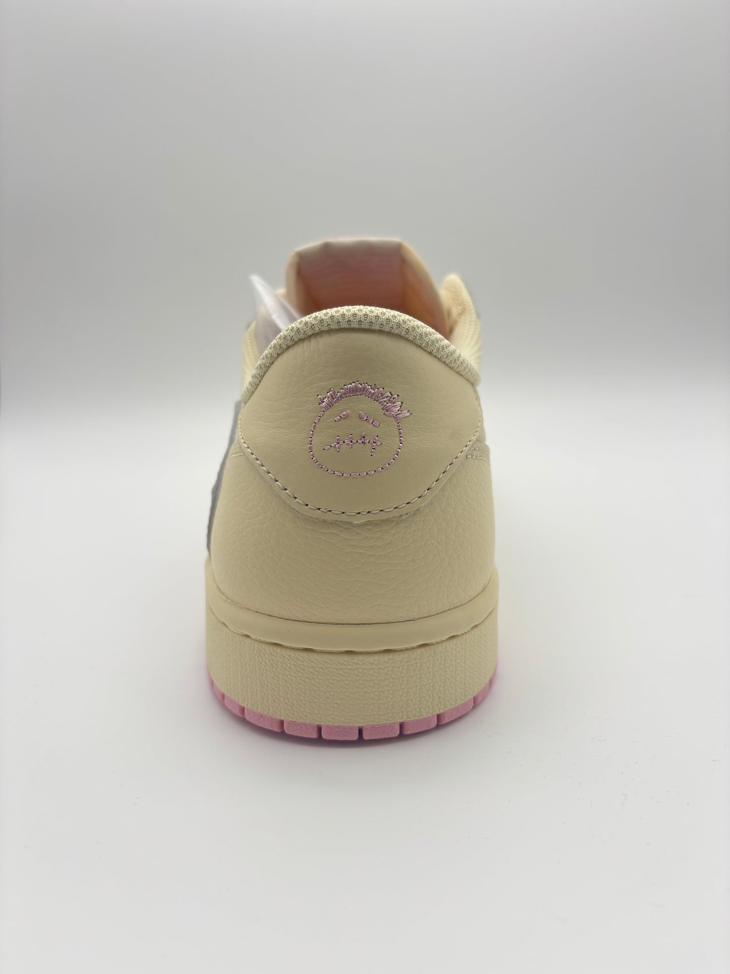 JORDAN 1 LOW TRAVIS SCOTT SHY PINK