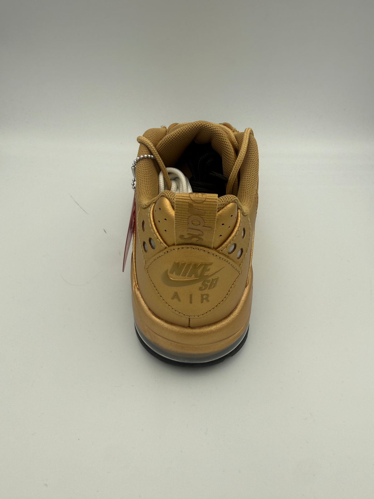NIKE SB AIR MAX 2 SUPREME GOLD