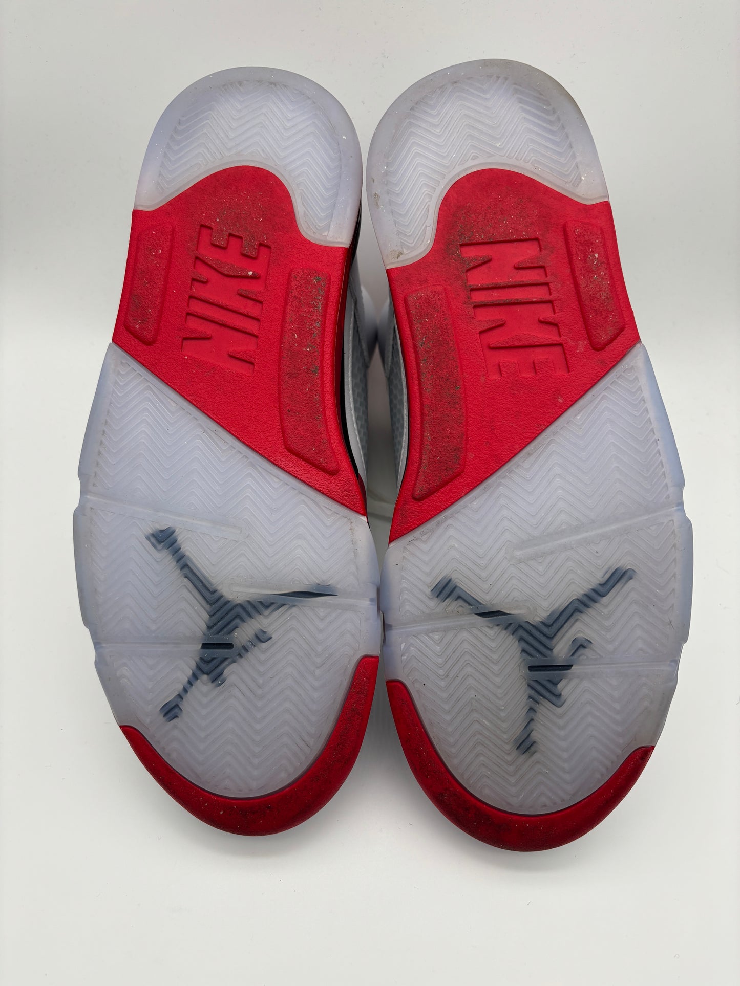 JORDAN 5 FIRE RED BLACK TONGUE