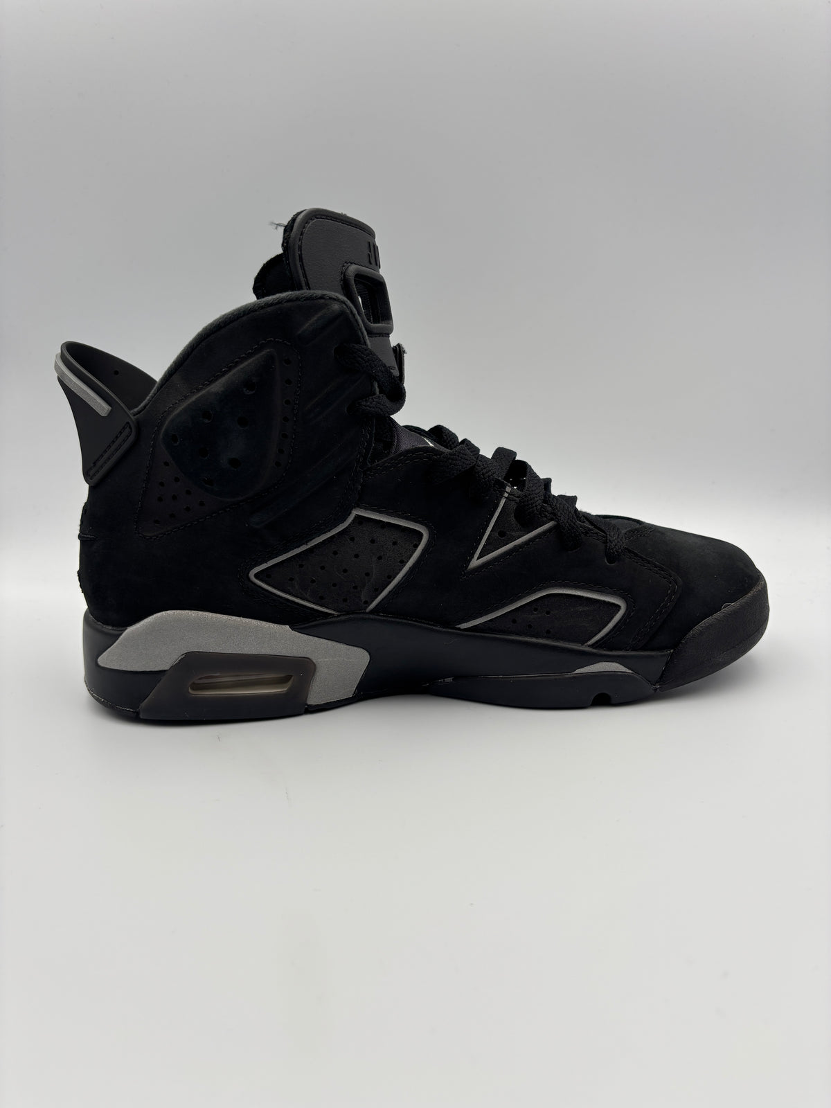 JORDAN 6 CAP AND GOWN