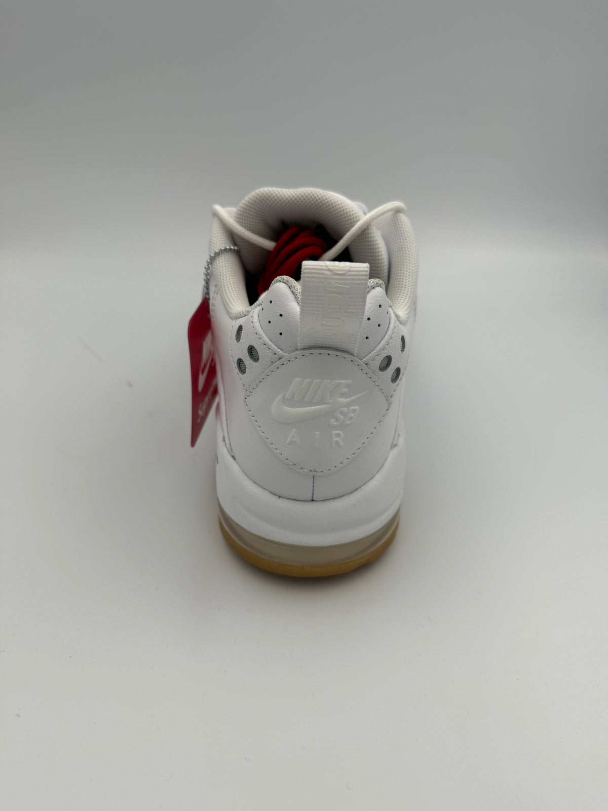 NIKE SB AIR MAX 2 SUPREME WHITE GUM