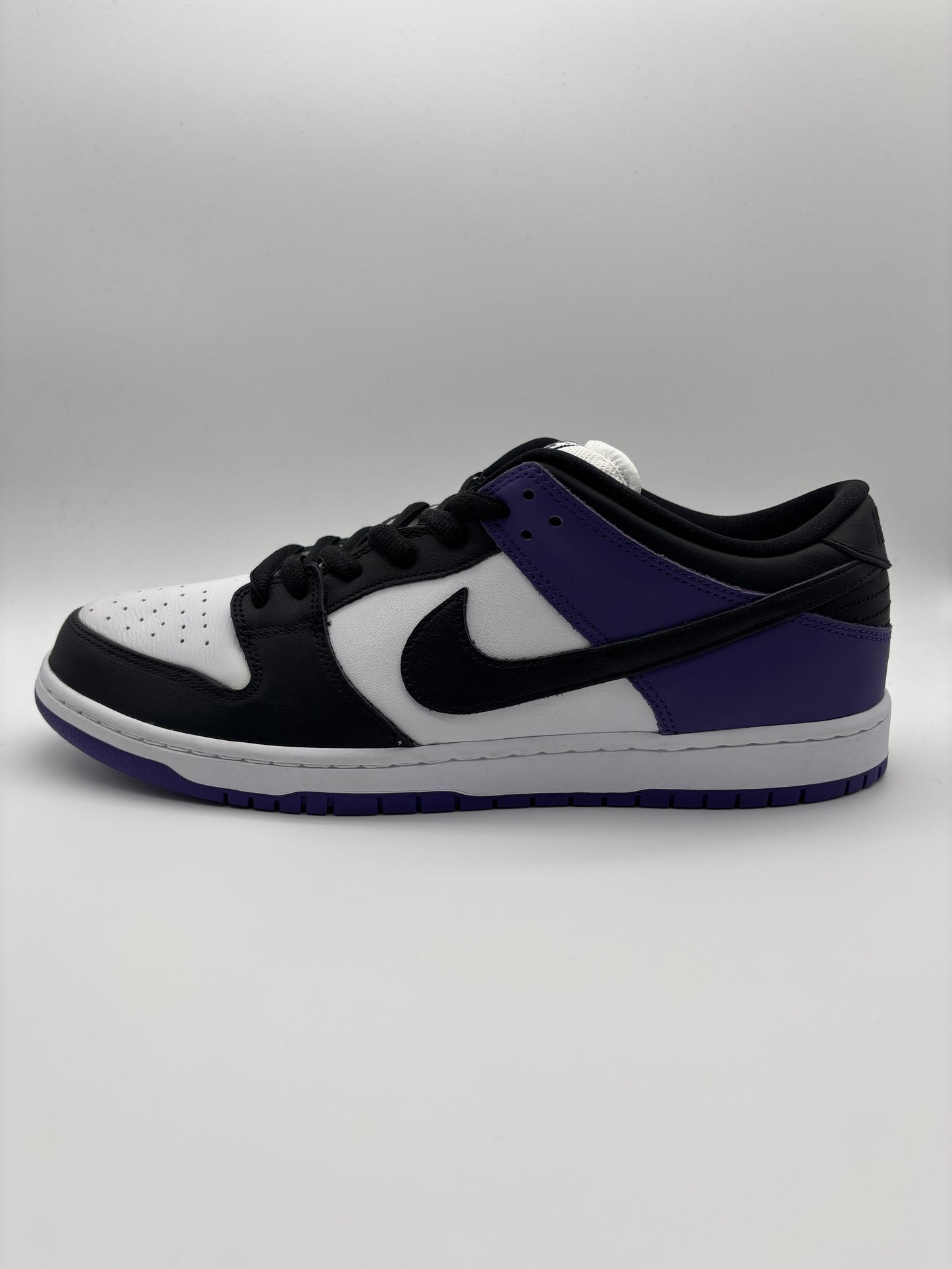 NIKE SB DUNK LOW COURT PURPLE