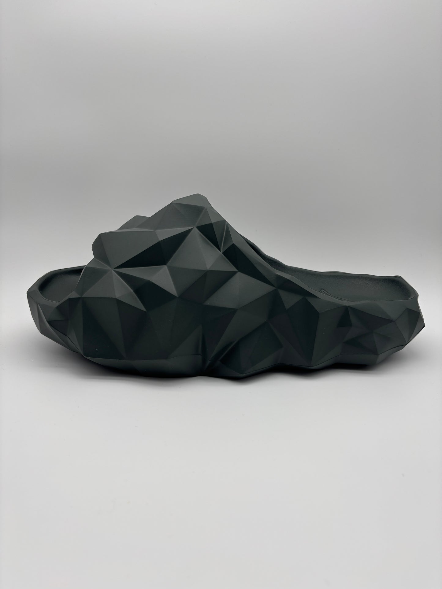 DIAMOND SUPPLY x SNEAKER CON "GODZILLA" (NEW)