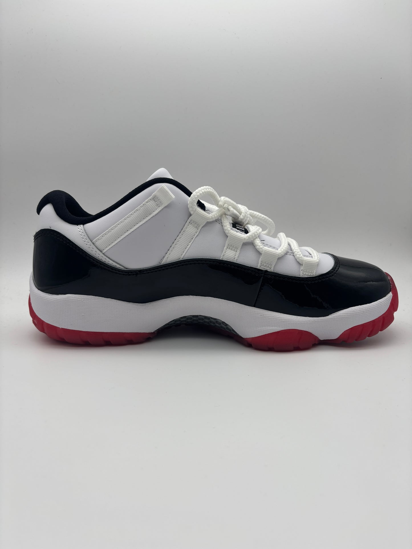 JORDAN 11 LOW CONCORD BRED (NEW)