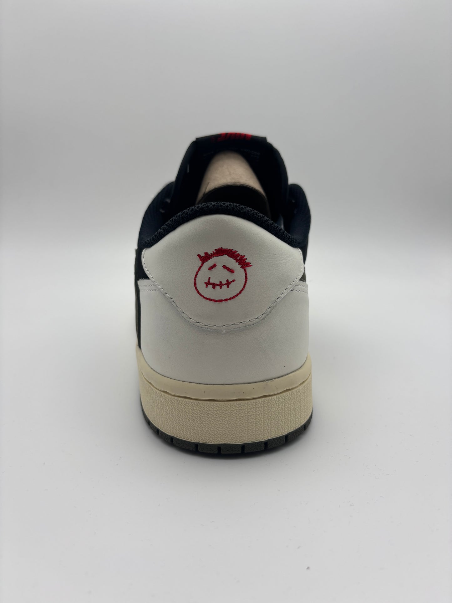JORDAN 1 LOW TRAVIS SCOTT OLIVE