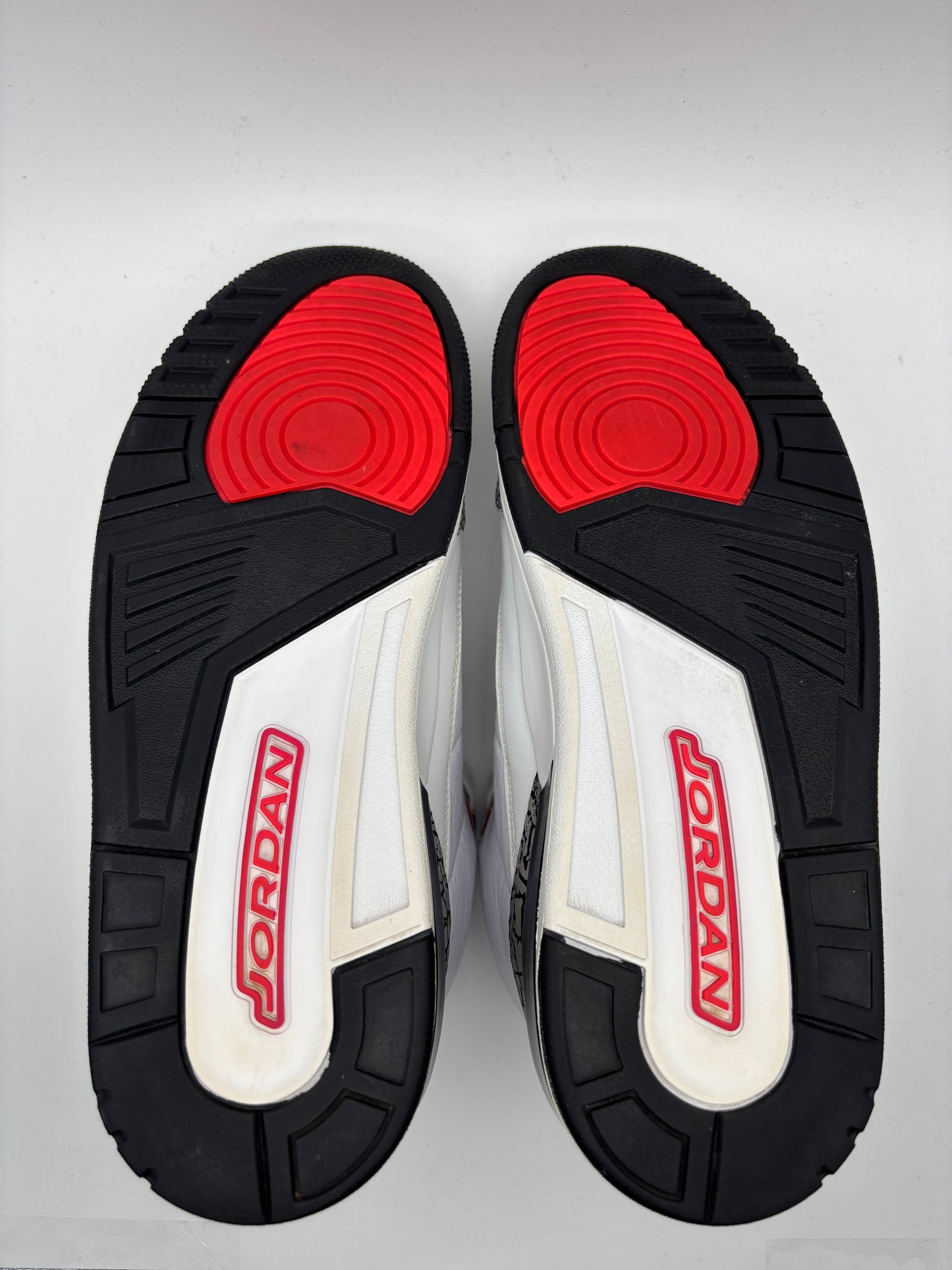 JORDAN 3 INFARED (USED)
