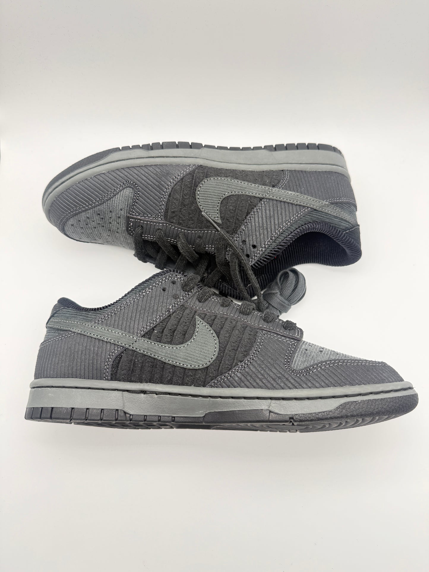 SB DUNK BLACK CORDUROY