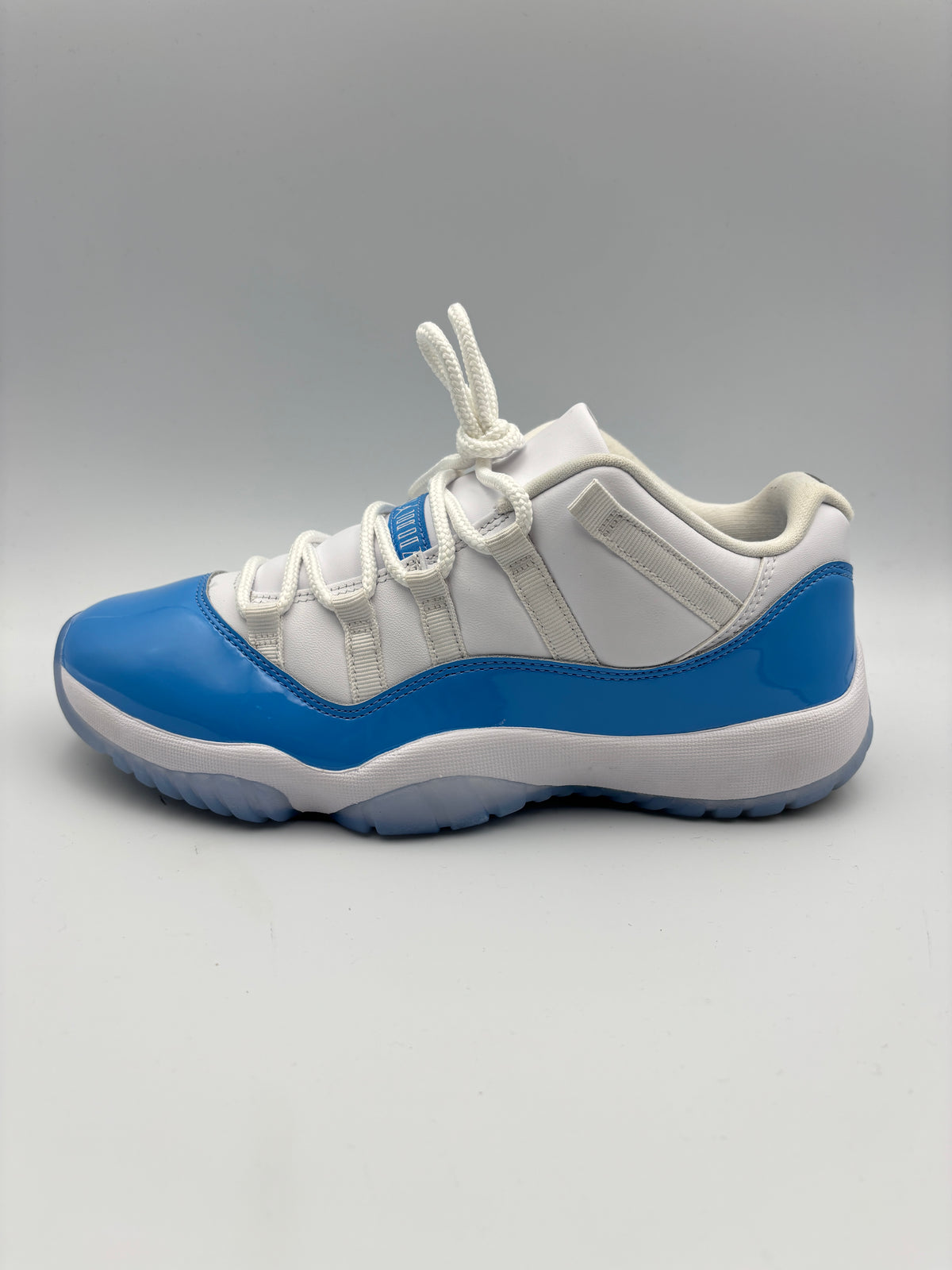 JORDAN 11 UNI BLUE