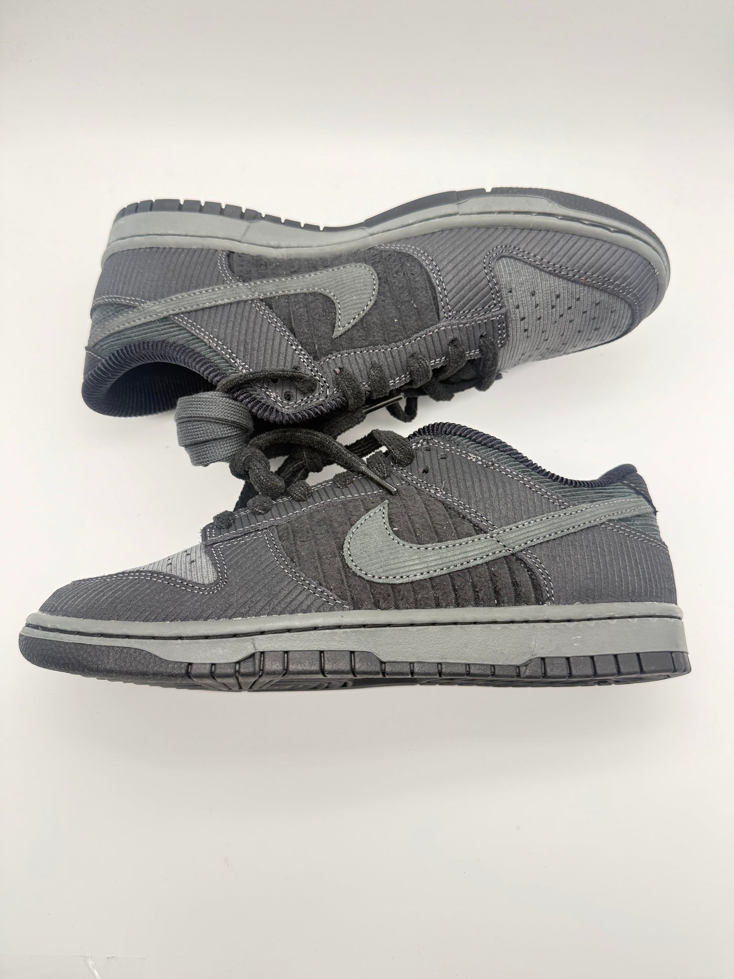 SB DUNK BLACK CORDUROY