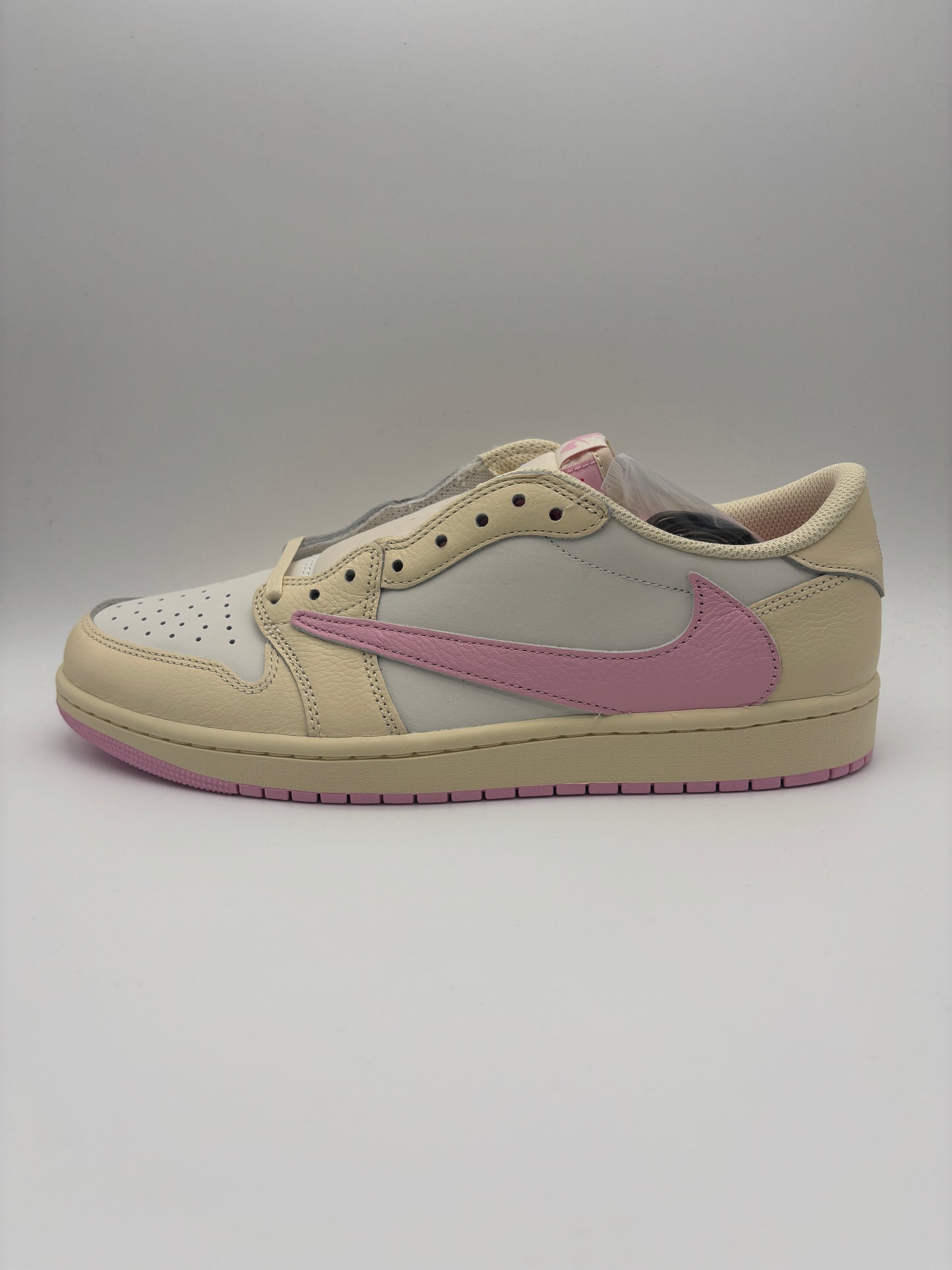 JORDAN 1 LOW TRAVIS SCOTT SHY PINK