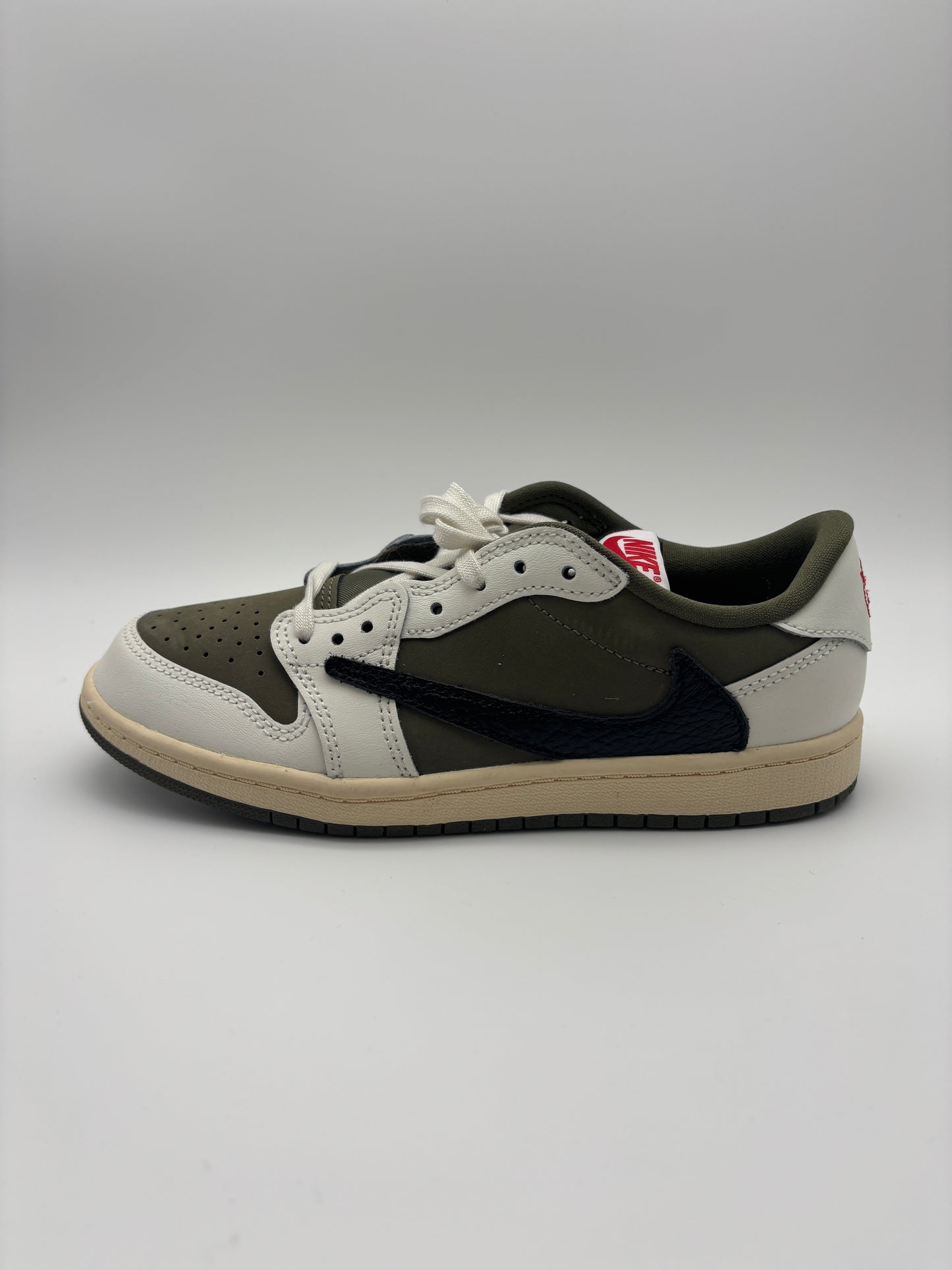 TRAVIS SCOTT MEDIUM OLIVE (NEW/NO BOX)