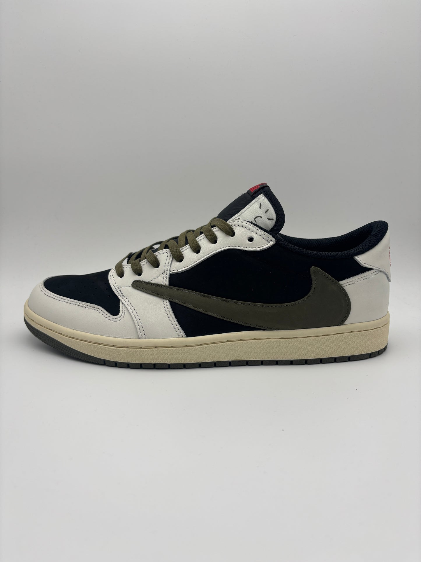 JORDAN 1 LOW TRAVIS SCOTT OLIVE
