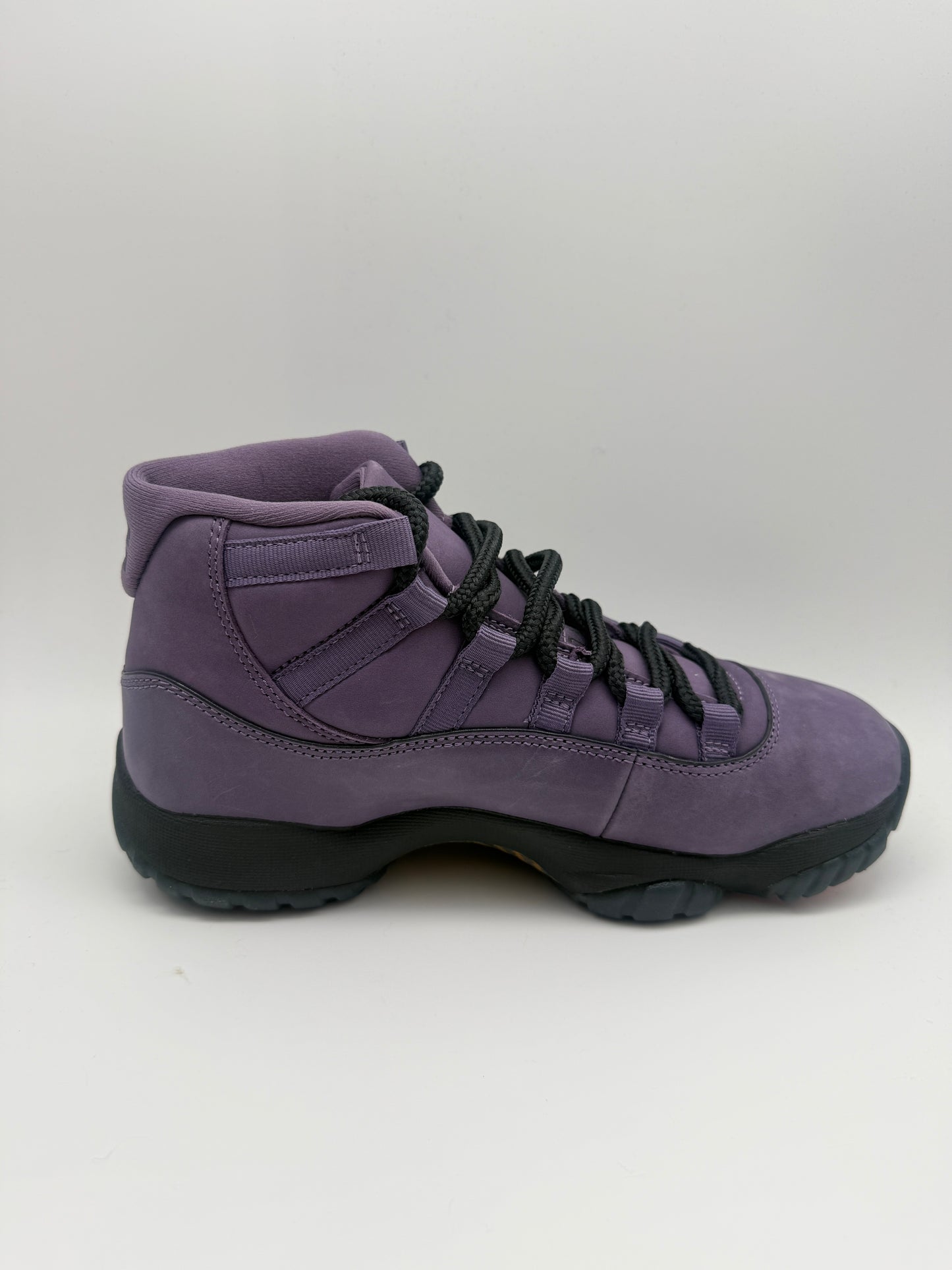 JORDAN 11, MOJAVE