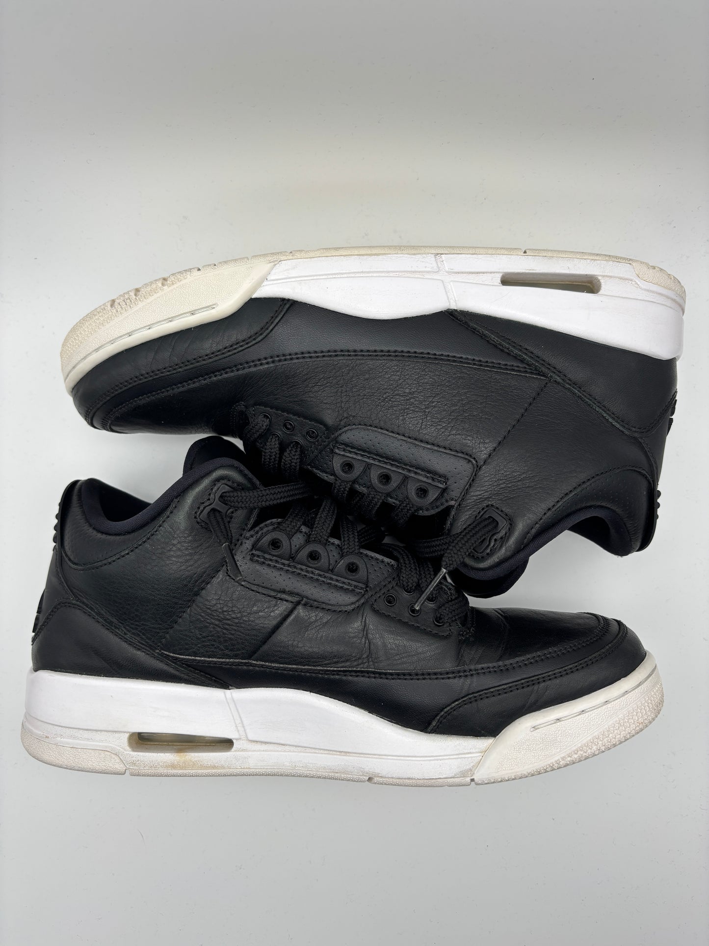 JORDAN 3 CYBER MONDAY (USED)