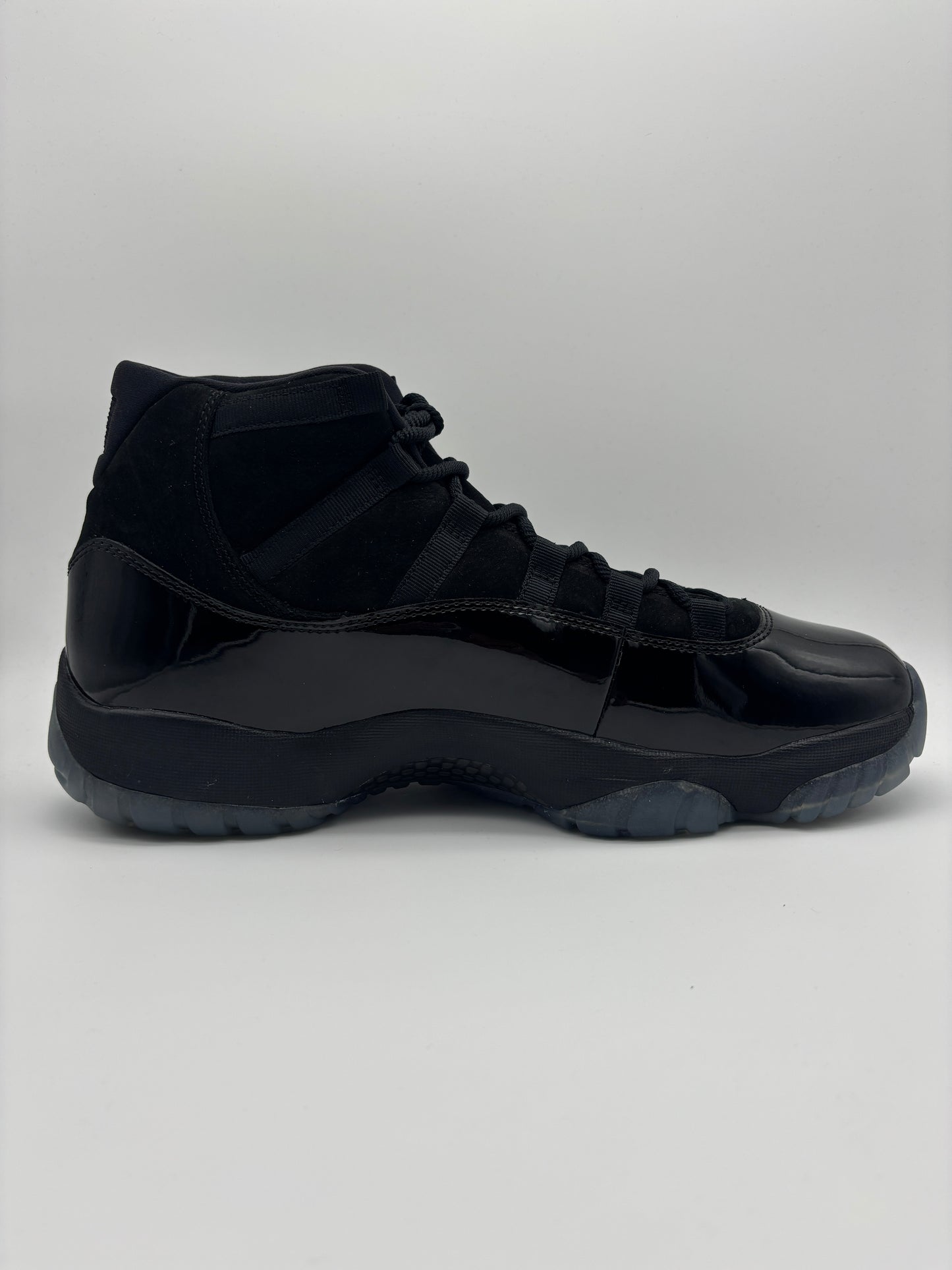 JORDAN 11 CAP AND GOWN