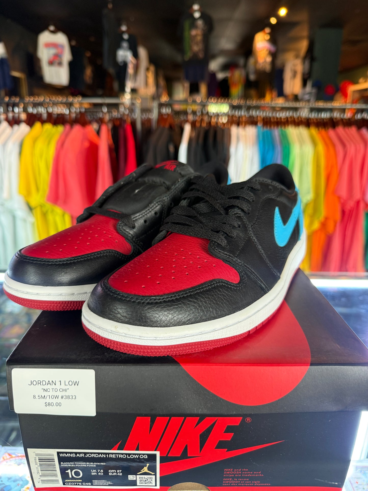 JORDAN 1 LOW, NC TO CHI (NEW)