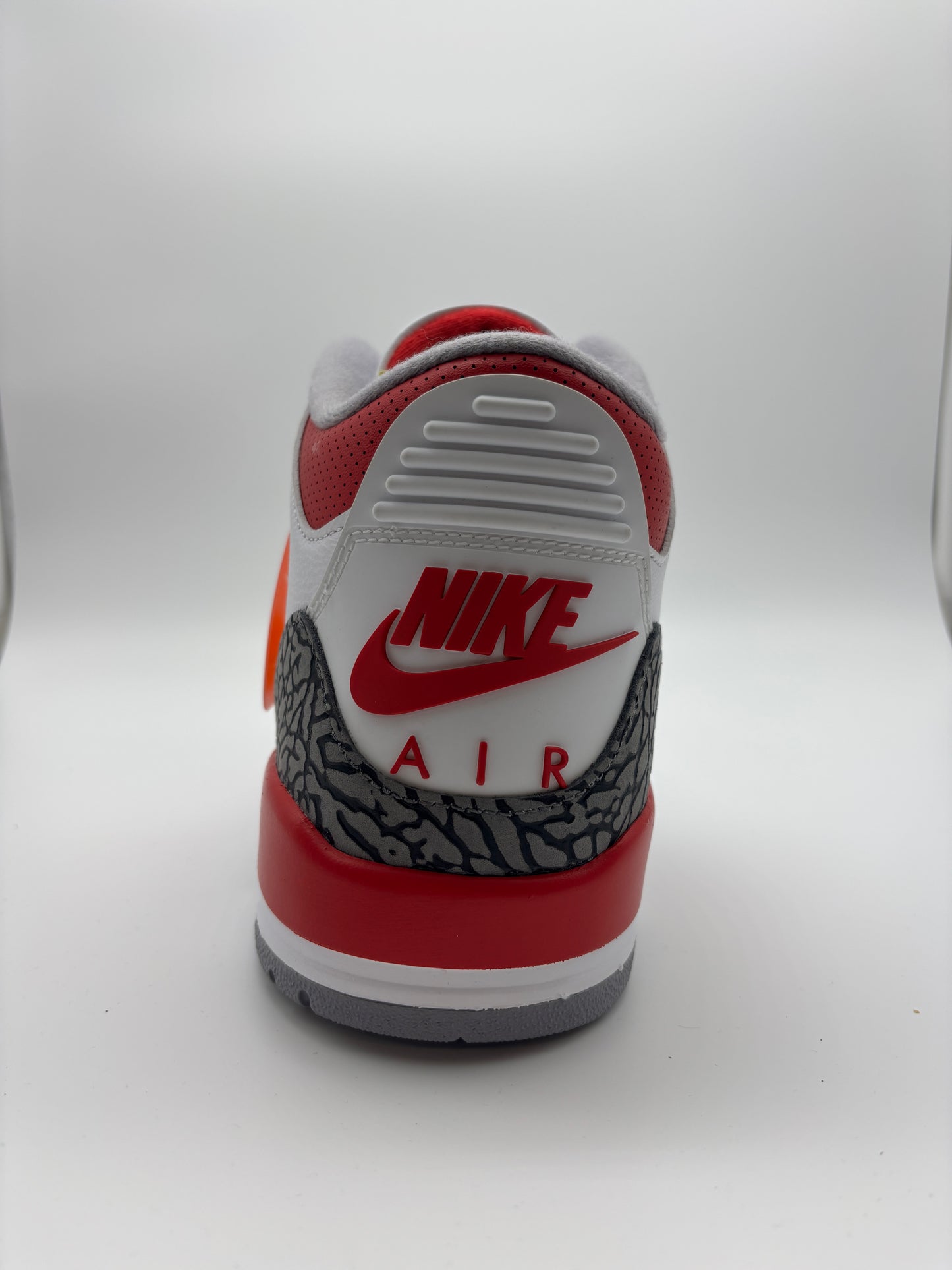 JORDAN 3 FIRE RED (NEW)