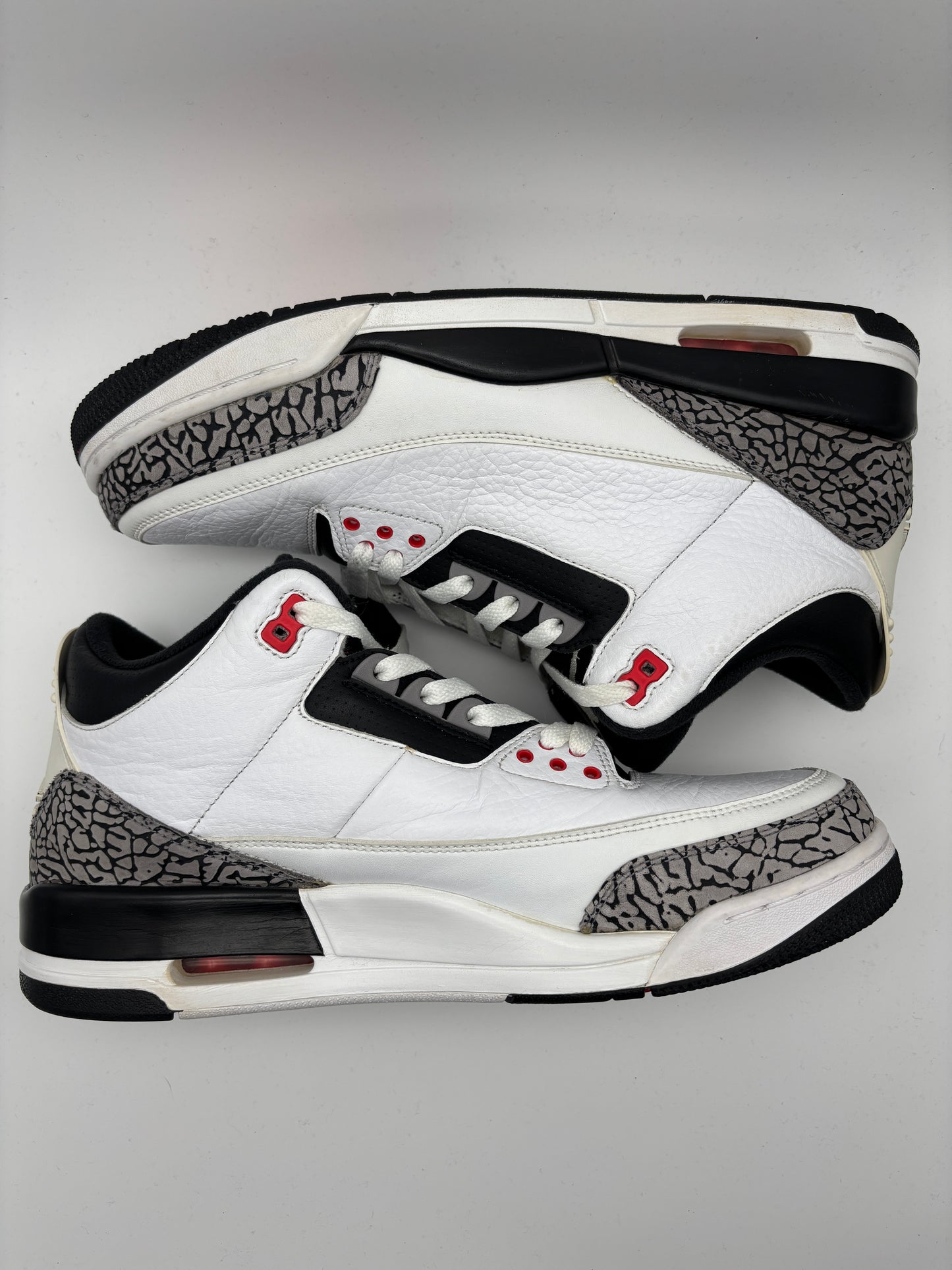 JORDAN 3 INFARED (USED)