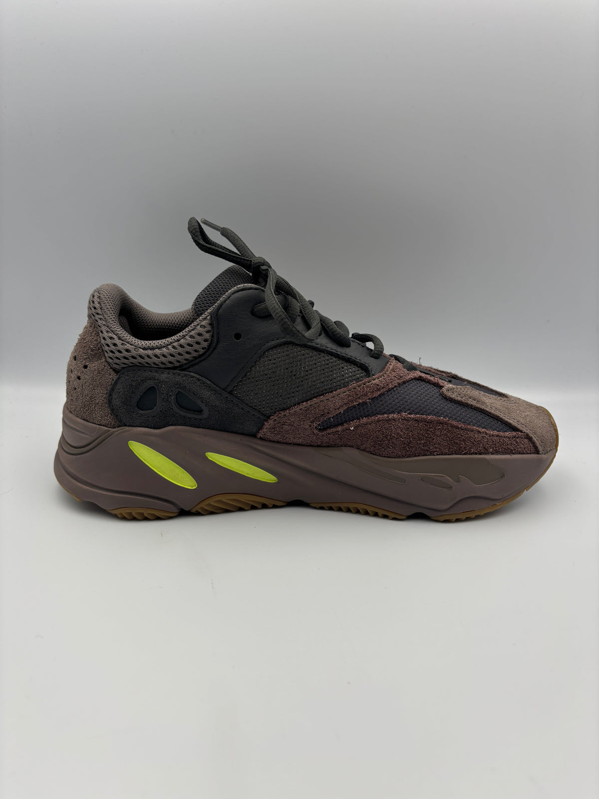 ADIDAS YEEZY BOOST 700 MAUVE