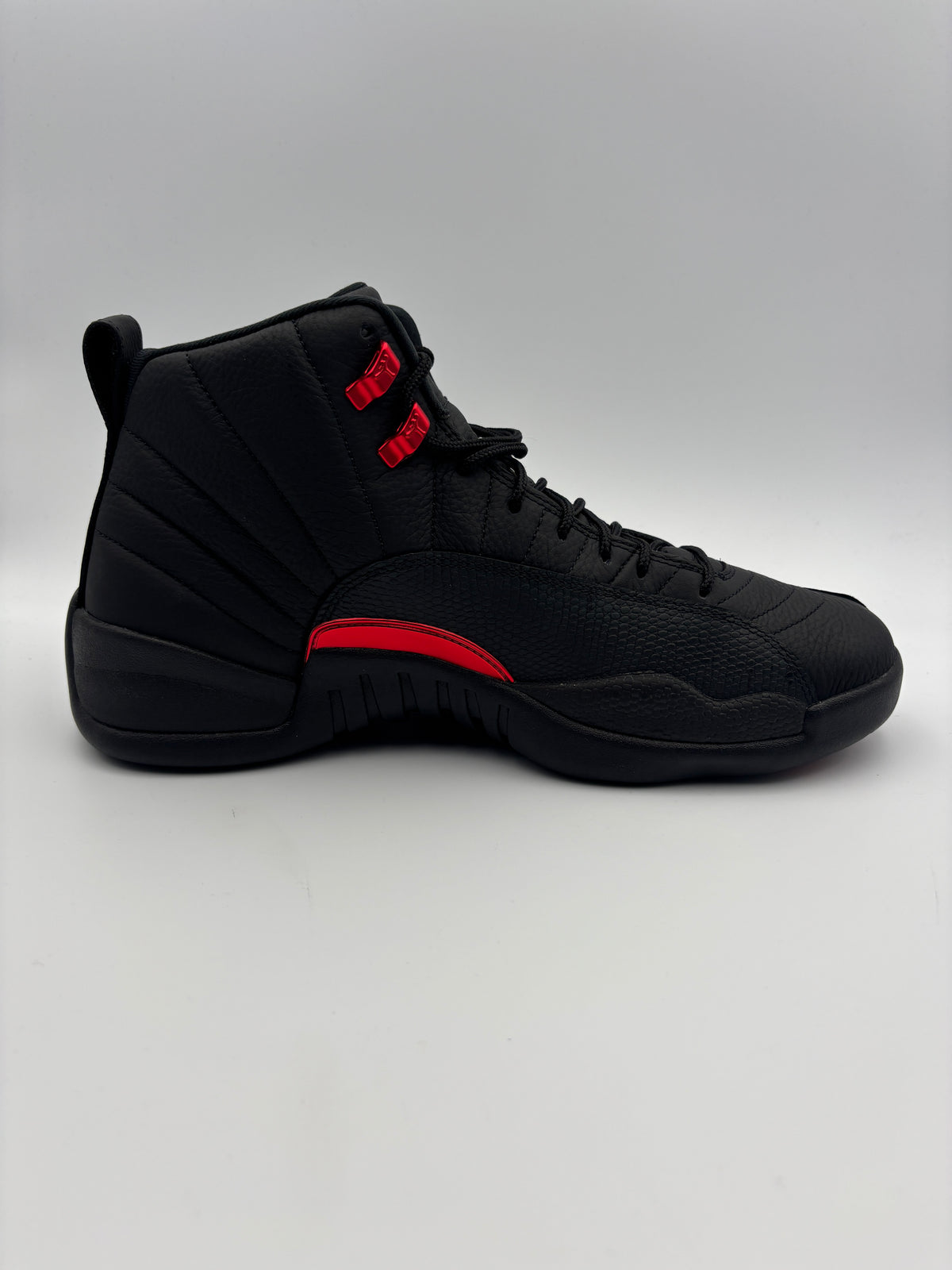 JORDAN 12 BLOODLINE