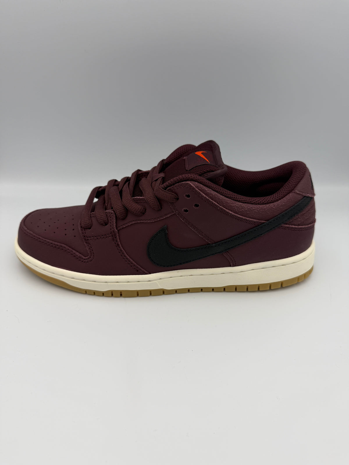 NIKE SB DUNK LOW , BURGUNDY CRUSH