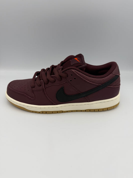 NIKE SB DUNK LOW , BURGUNDY CRUSH