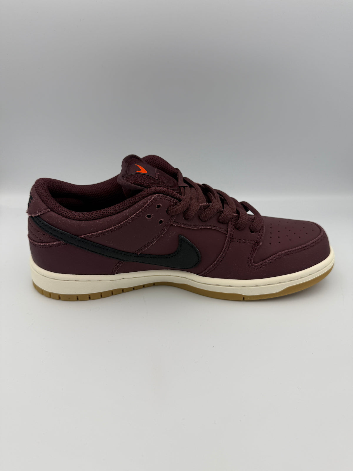 NIKE SB DUNK LOW , BURGUNDY CRUSH