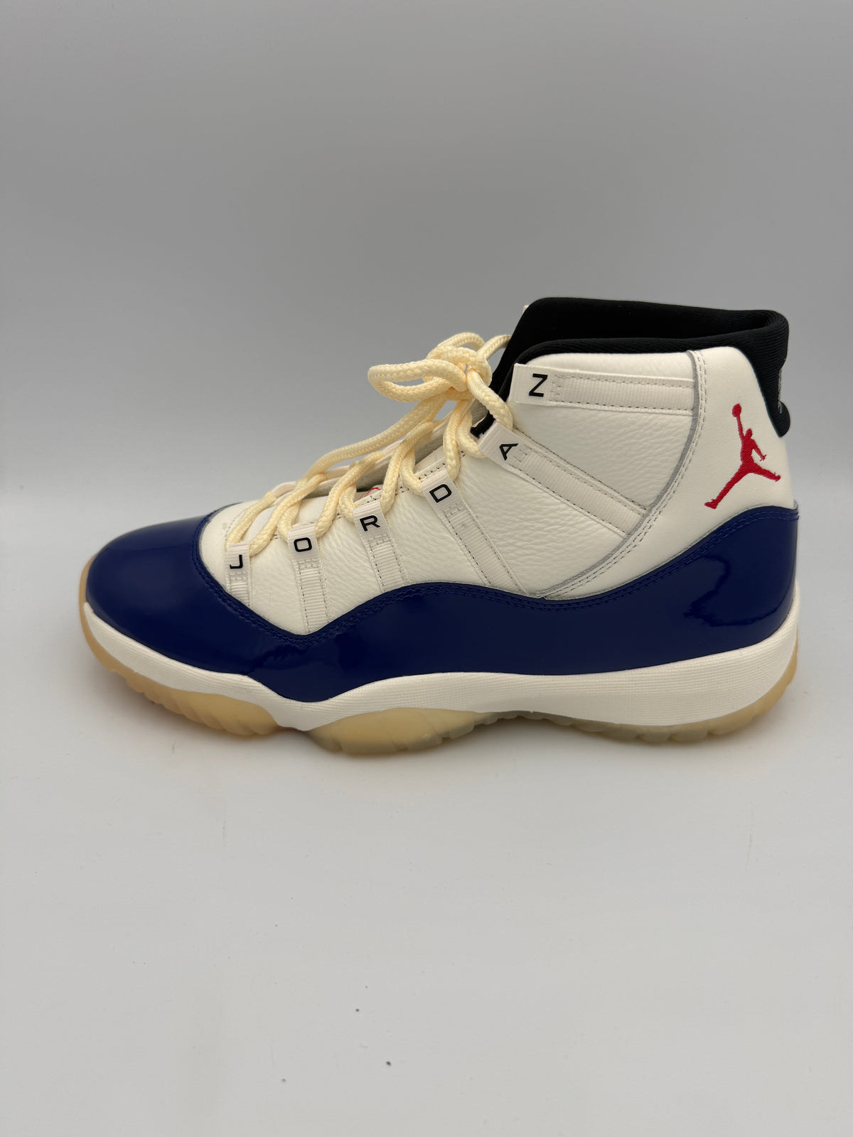AIR JORDAN 11 RETRO , RARE AIR