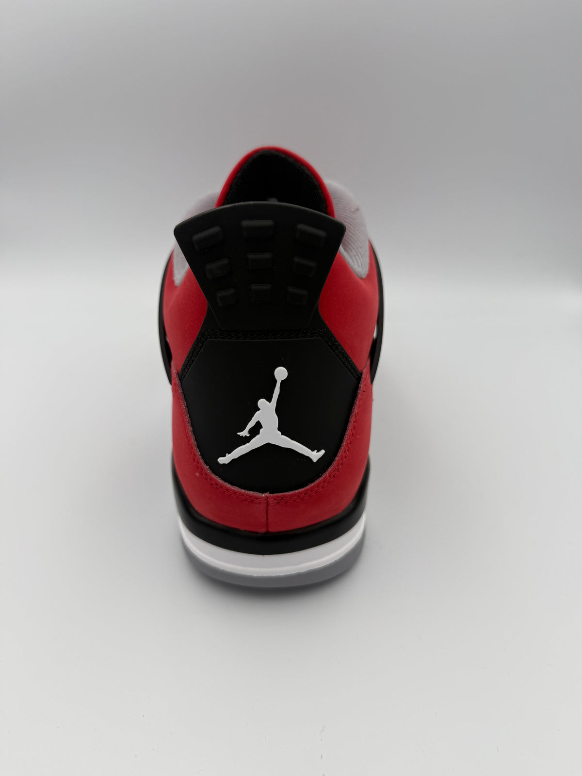 JORDAN 4 , TORO BRAVO