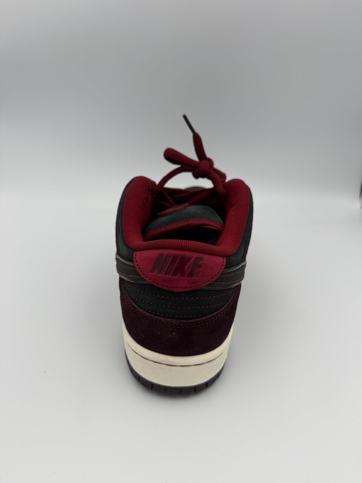 NIKE SB DUNK LOW , RIOT SKATESHOP