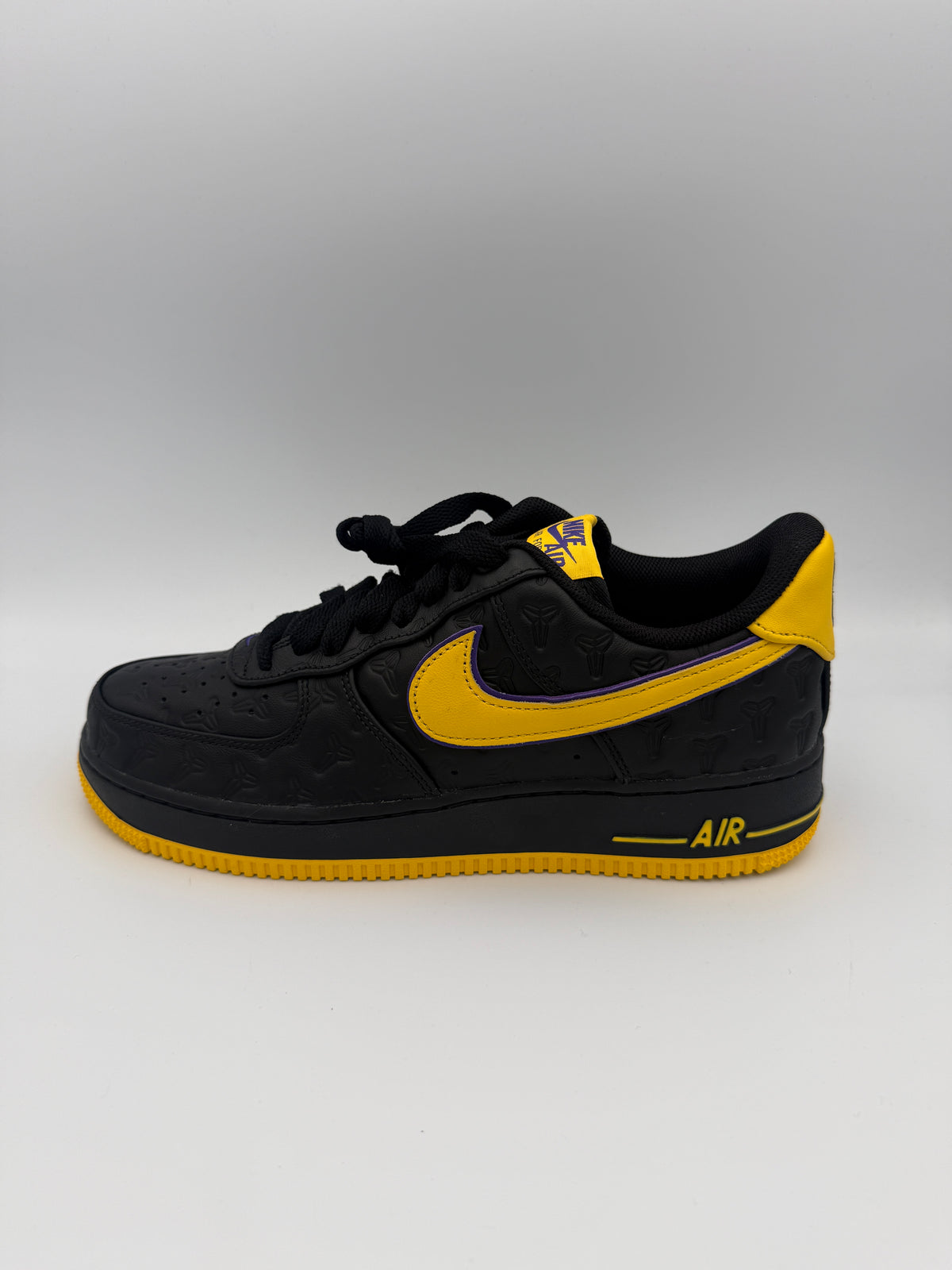 AIR FORCE 1 , LAKERS AWAY