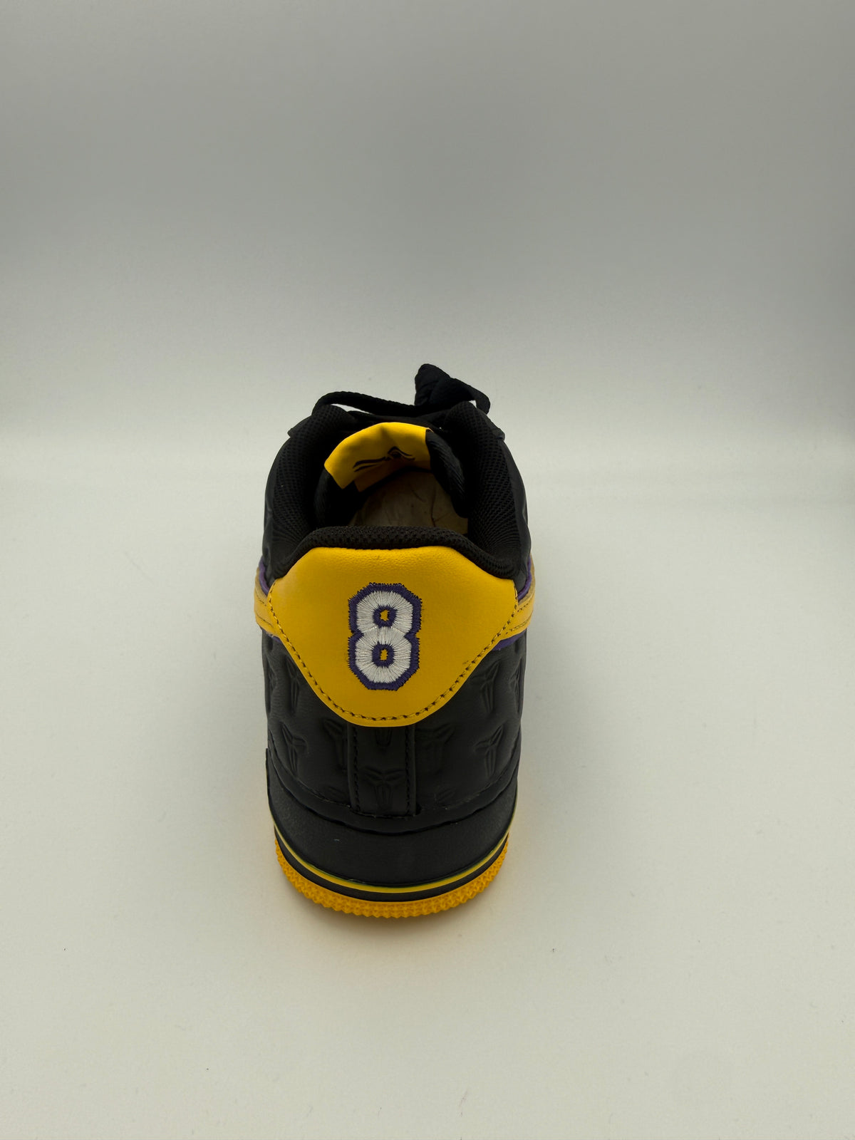 AIR FORCE 1 , LAKERS AWAY