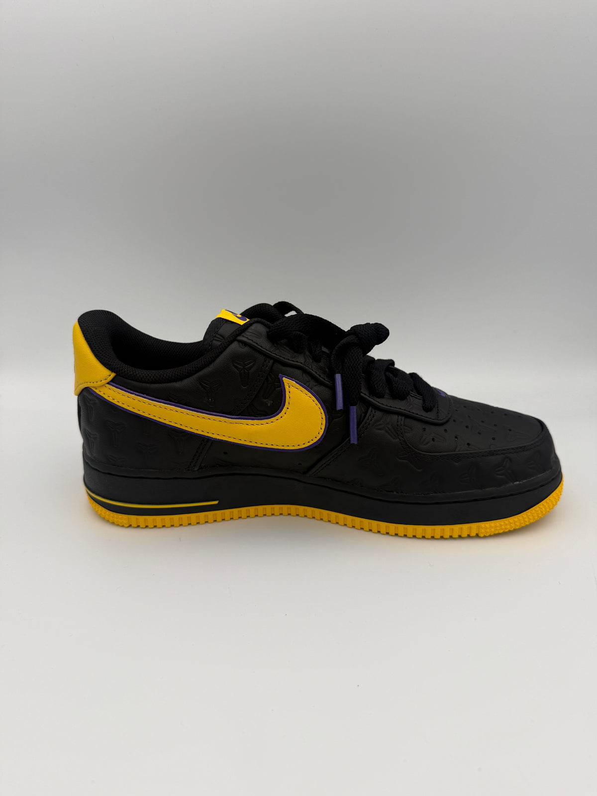 AIR FORCE 1 , LAKERS AWAY