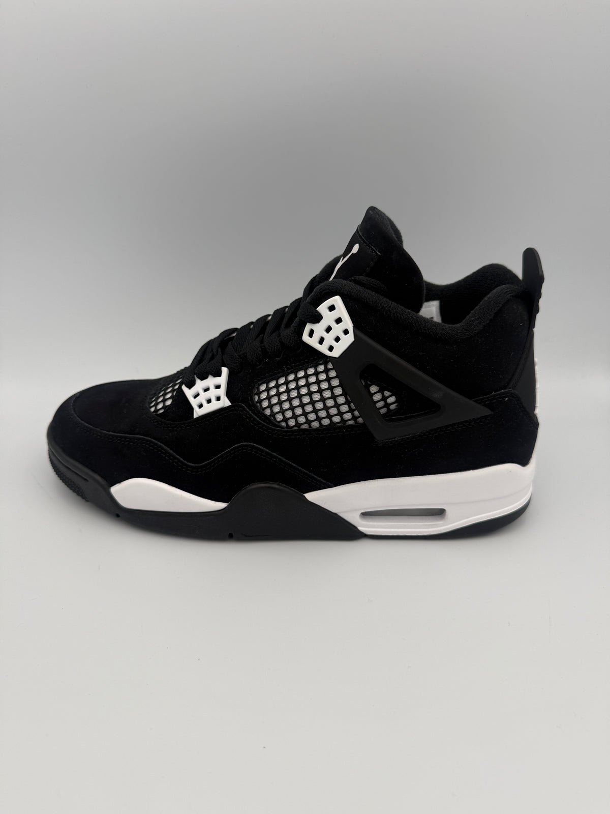 JORDAN 4  , WHITE THUNDER