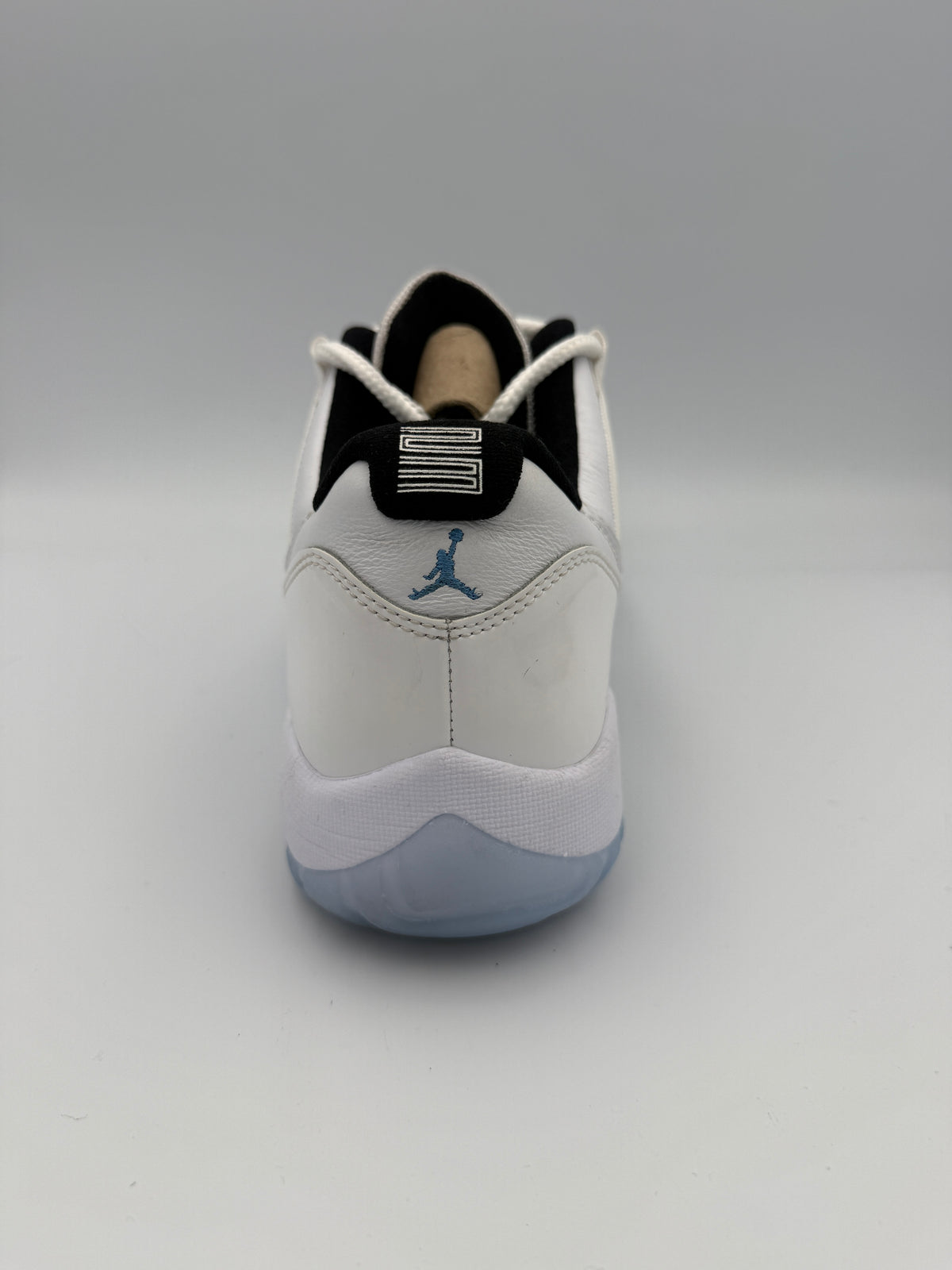 JORDAN 11 , LEGEND BLUE