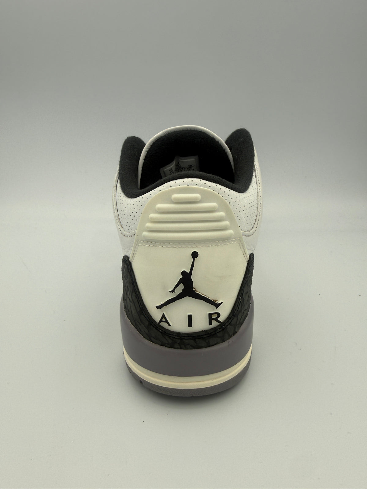 JORDAN 3 , CEMENT GREY