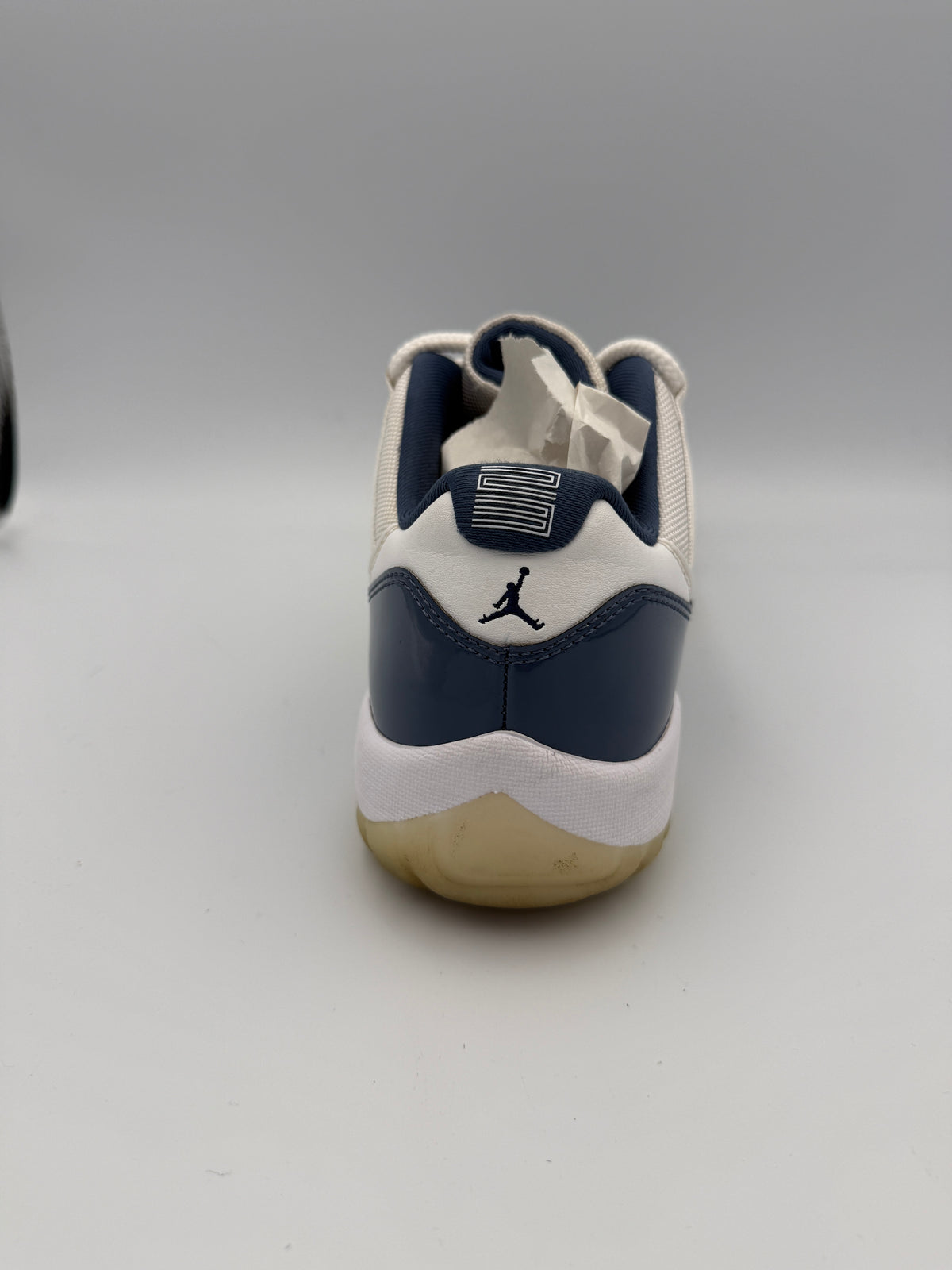 JORDAN 11 , DIFFUSED BLUE