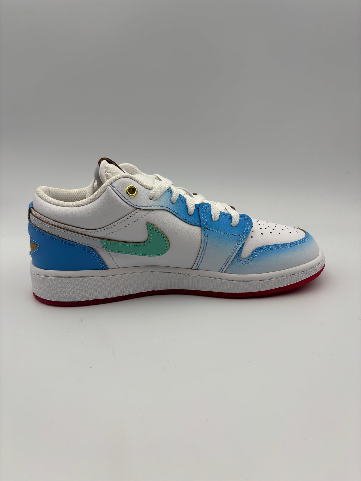 JORDAN 1 HIGH UNIVERSITY BLUE GRADIENT