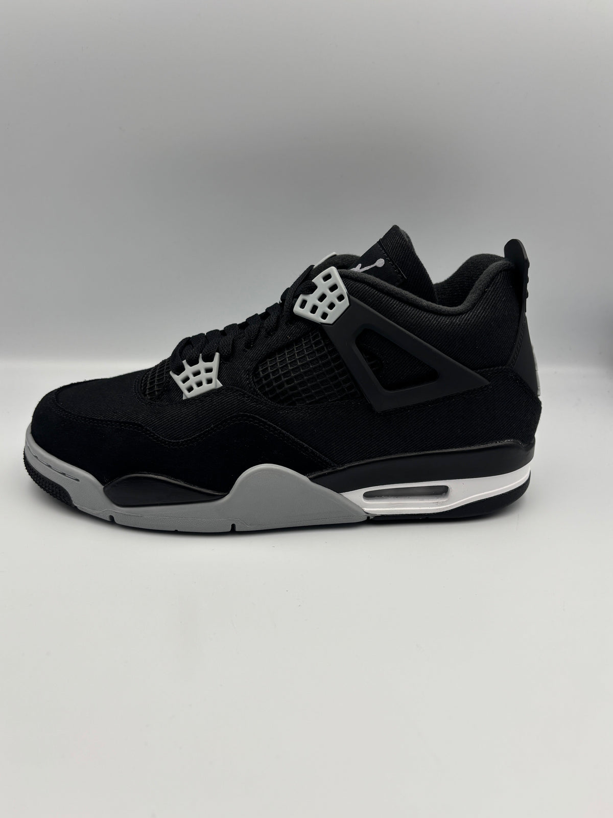 JORDAN 4 , BLACK CANVAS