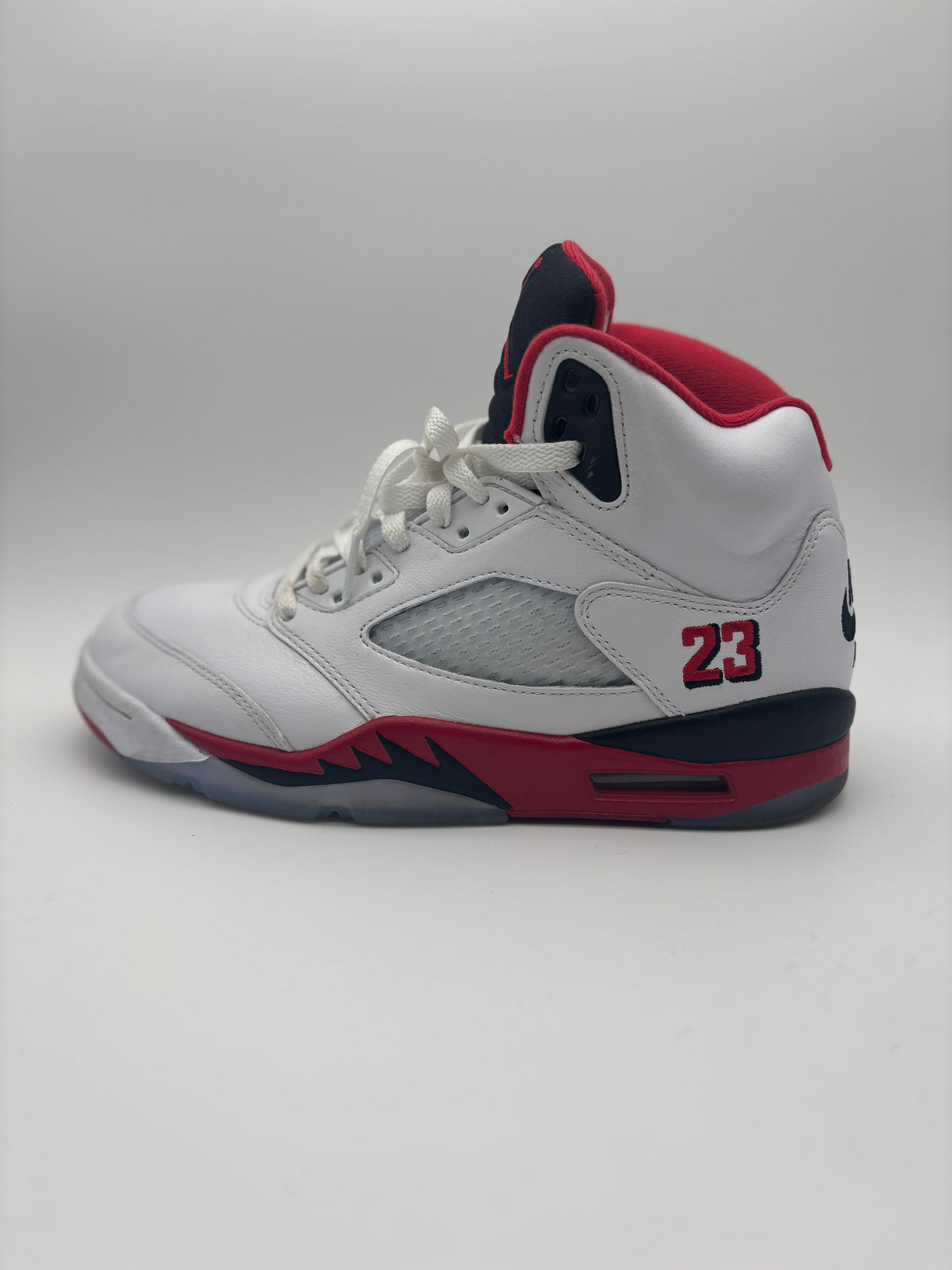 JORDAN 5 FIRE RED BLACK TONGUE (USED)