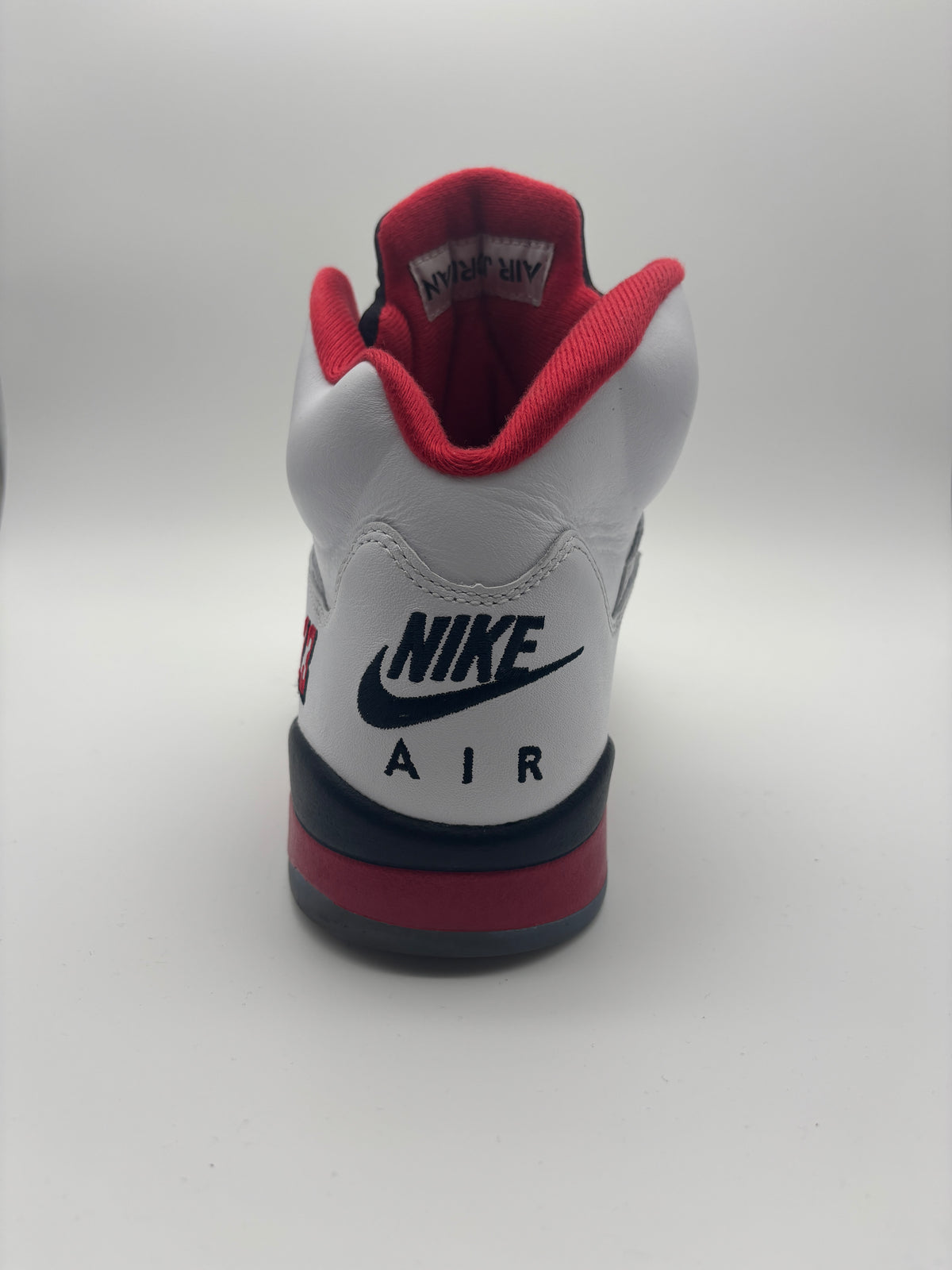 JORDAN 5 FIRE RED BLACK TONGUE (USED)