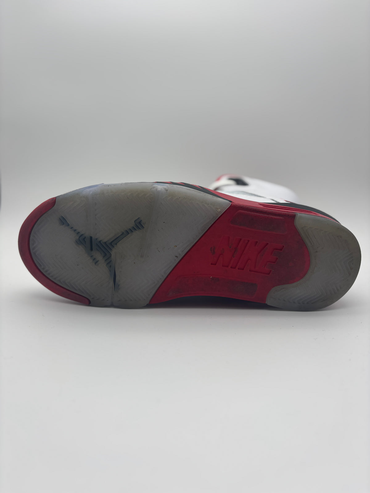 JORDAN 5 FIRE RED BLACK TONGUE (USED)