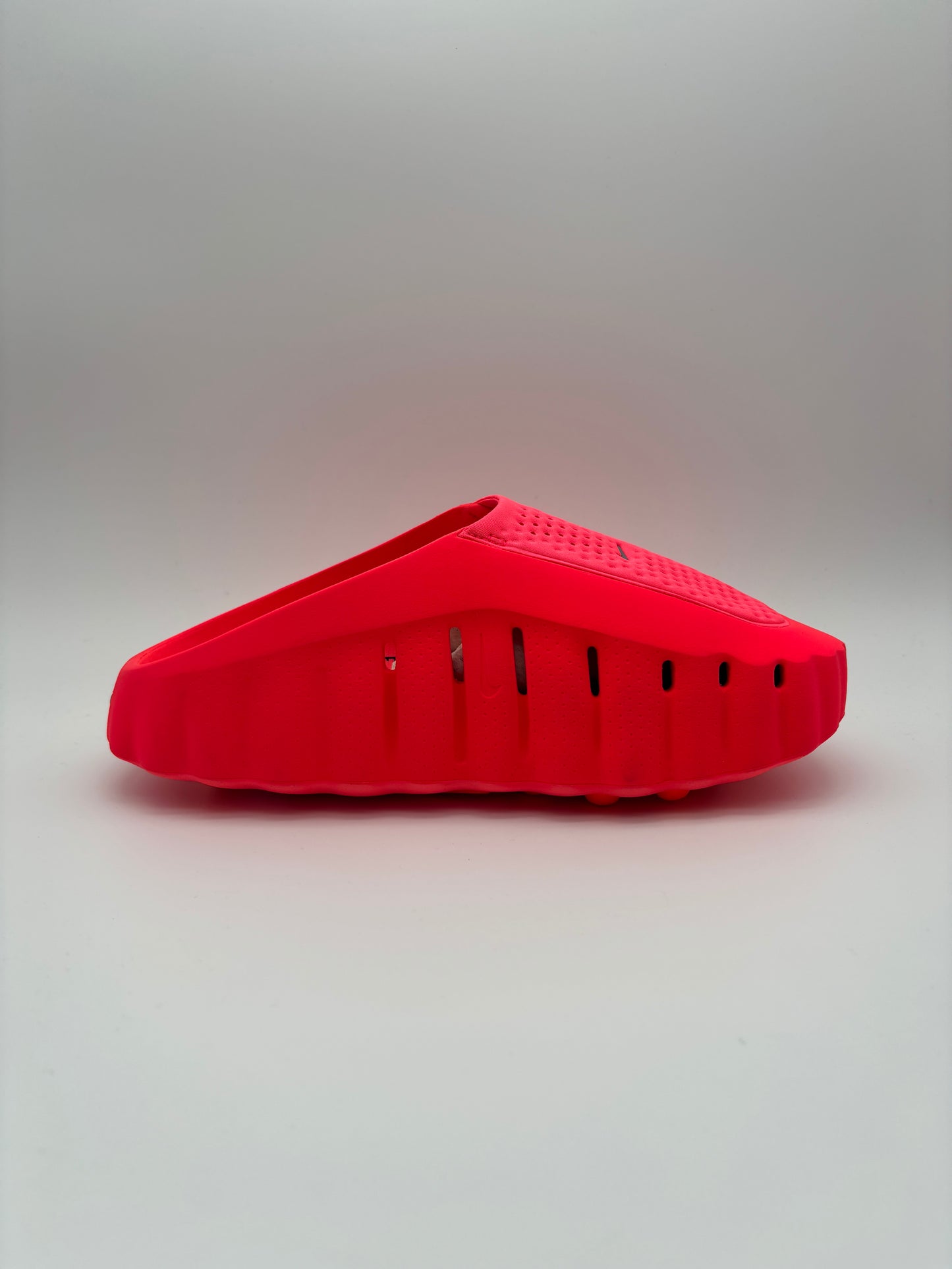 NIKE MIND SOLAR RED (NEW)