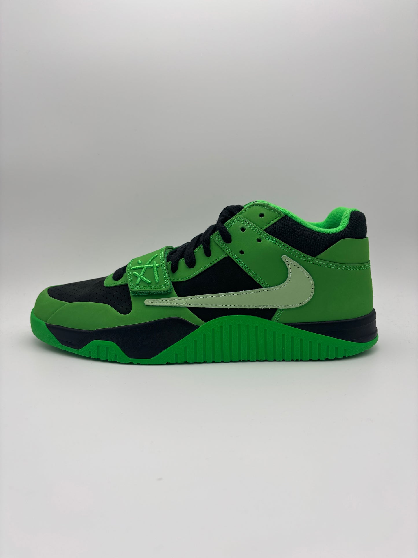 JUMPMAN JACK GREEN SPARK (NEW)