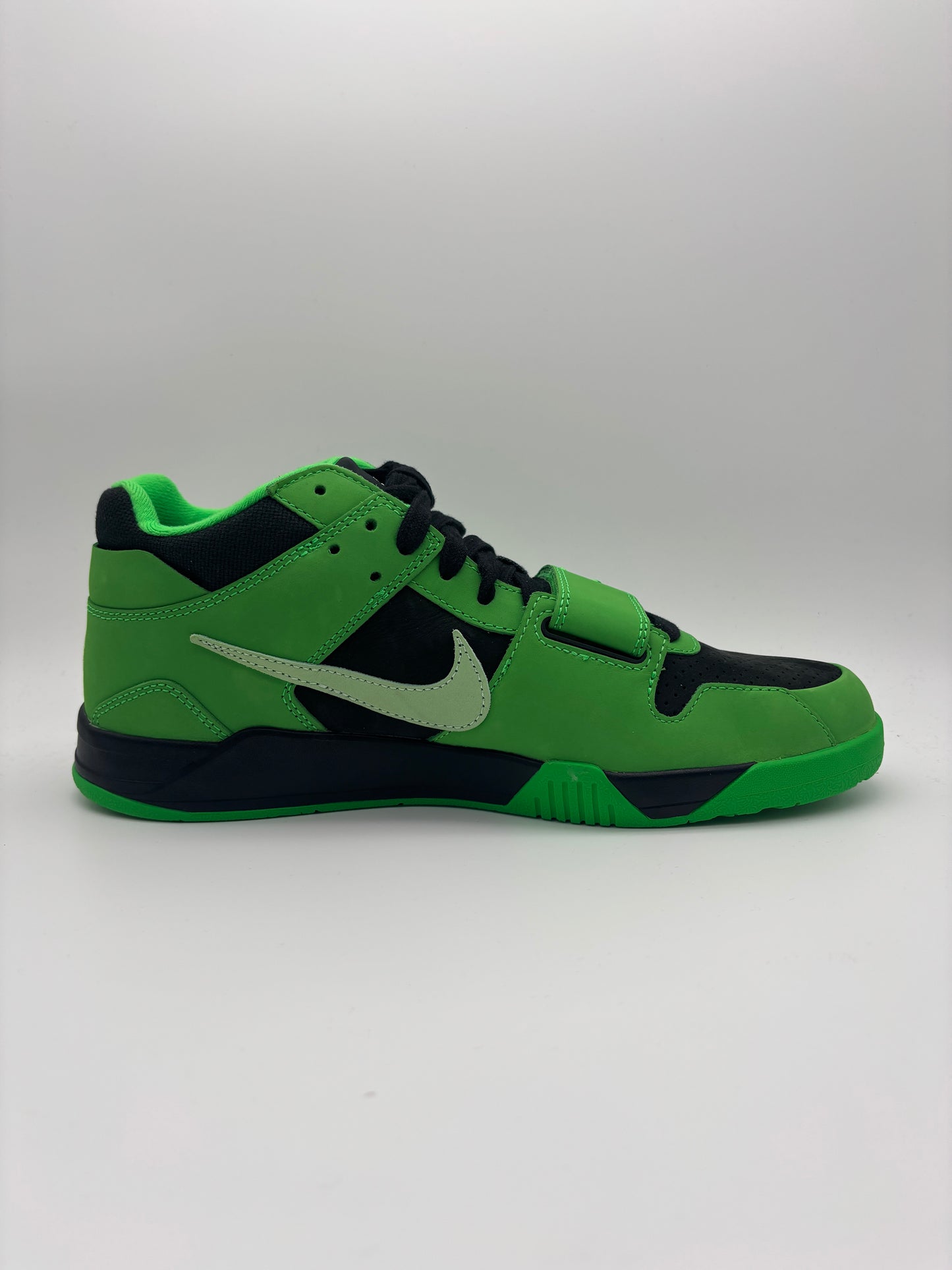 JUMPMAN JACK GREEN SPARK (NEW)